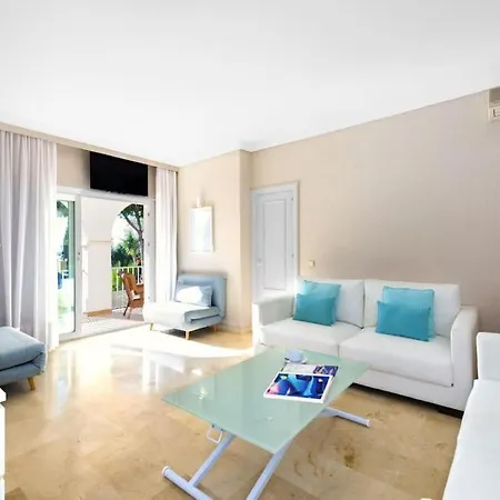 2 Bedroom Apartment, With Sea Views, In Puerto Banus Appartement