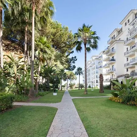 2 Bedroom Apartment, With Sea Views, In Puerto Banus Marbella