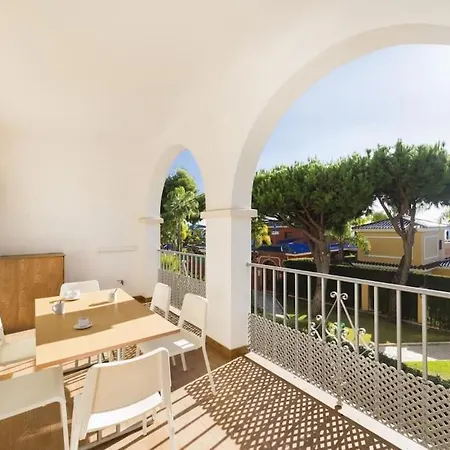 2 Bedroom Apartment, With Sea Views, In Puerto Banus Marbella