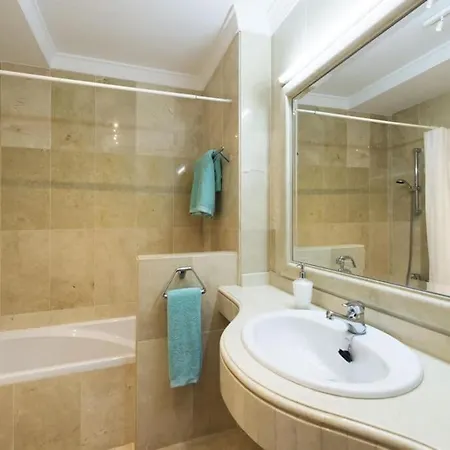 Apartment 2 Bedroom Apartment, With Sea Views, In Puerto Banus Marbella