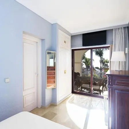 Apartment 2 Bedroom Apartment, With Sea Views, In Puerto Banus Marbella