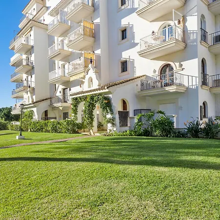 2 Bedroom Apartment, With Sea Views, In Puerto Banus * Marbella