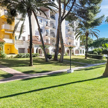 Apartment 2 Bedroom Apartment, With Sea Views, In Puerto Banus Marbella