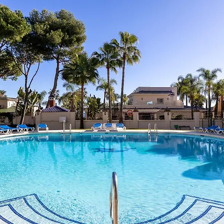 2 Bedroom Apartment, With Sea Views, In Puerto Banus Apartment