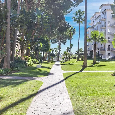 Apartment 2 Bedroom Apartment, With Sea Views, In Puerto Banus Marbella
